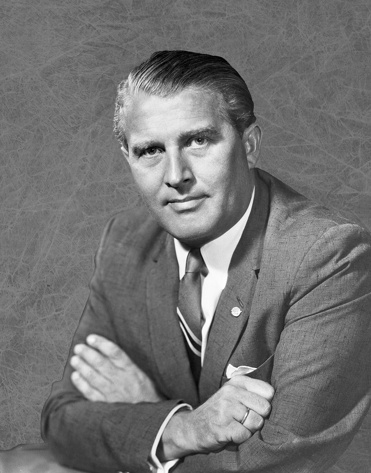 Wernher von Braun in 1960, before the buildup that the post-Apollo cuts ended.